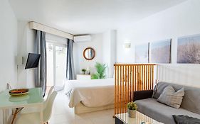Nice Seafront Apartment